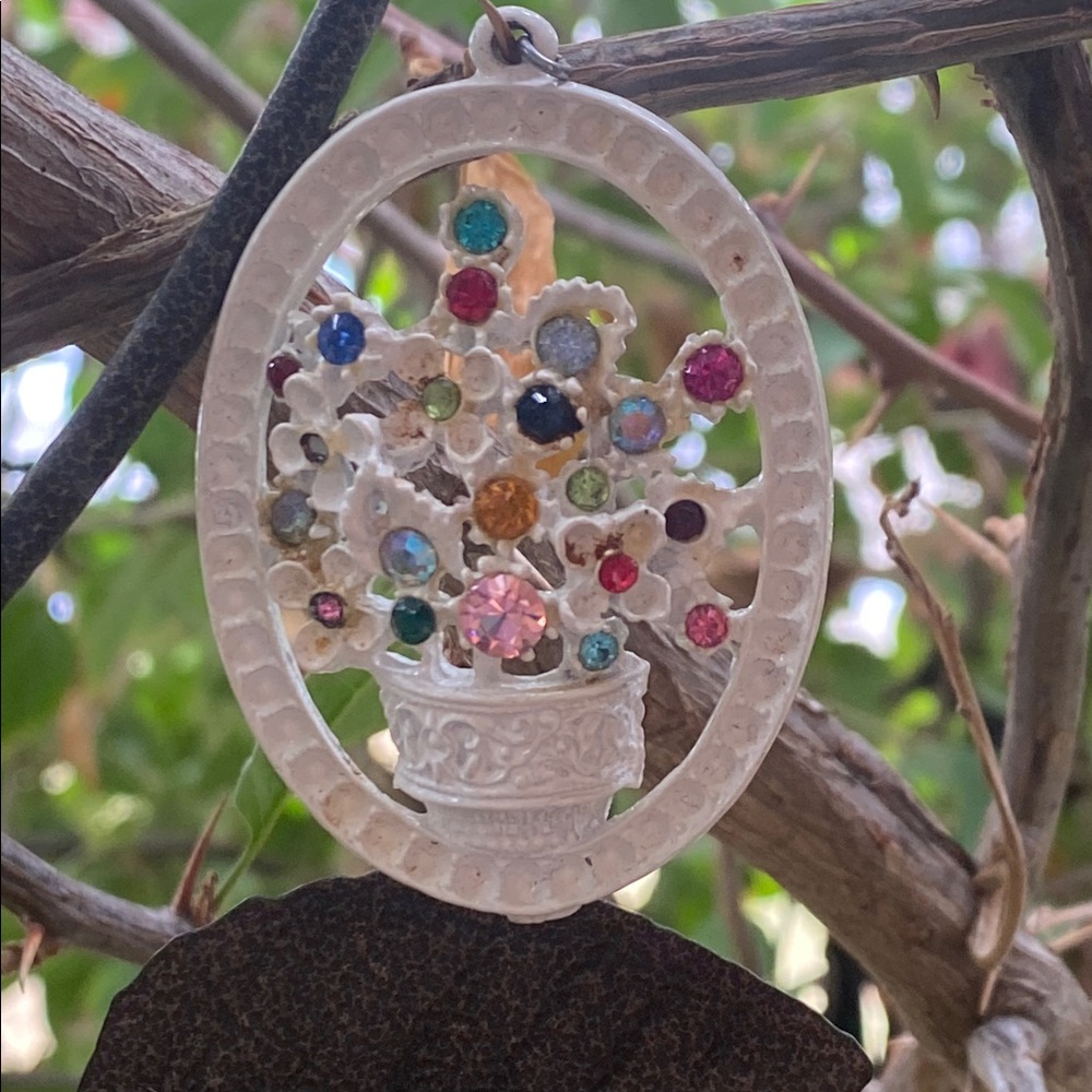Vintage Rhinestone Rainbow 🌈💐✨Flowers Bouquet Pendant Necklace